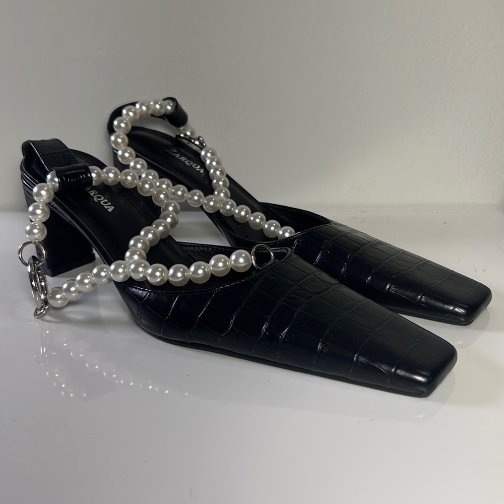 Zarqua Black Embossed Leather Heels w/Pearl Straps size 38 US 7.5